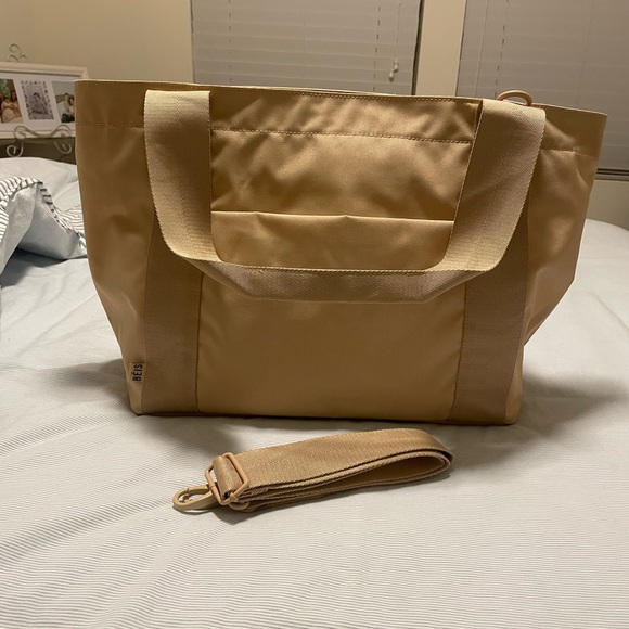 BEIS The BÉISics Tote 
in Beige - Picture 4 of 6